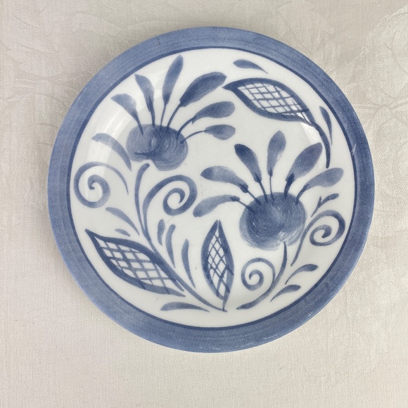 Corelle by Corning Oceanview Blue Floral - Set of 3 Salad or Bread Plates - Picture 2 of 6